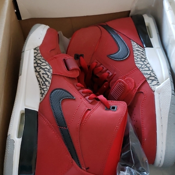 𝅺NIKE Air Jordan Legacy Sneakers size 6,5